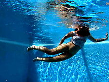 Fat Chick Puzan Swimming Pleasure