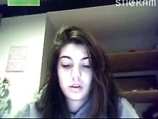 Amateur pussy rub in the morning