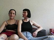 Ersties - Lesbische Modedesignerinnen Aus Berlin Fingern Und Lecken Sich Gegenseitig