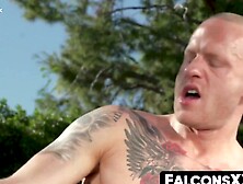 Wild Barnyard Blowout Three Horses,  One Prize