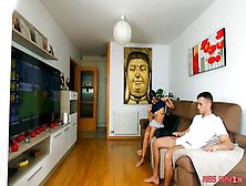 Quiero chupartela,  dejas de mirar la TV? - MISS PASION