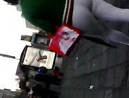 Morena en mallas blancas transparencia