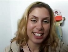 Mollige chick neukt hem heerlijk