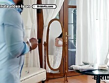 BRIDE4K.  Kama Oxi was drilled on the wedding salon