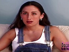 Hooters Waitress Shows Us What We Were All Expecting For