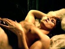 Caitriona Balfe in Outlander S01E07