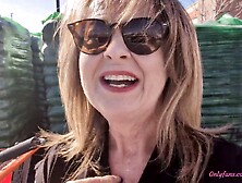 Iamlittlelinda has an adventurous solo session in a car while wearing stockings