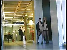 Airport-Voyeur