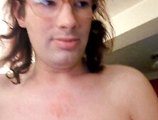 Ich Bringe Nackt Den Müll Raus (Nachbarin Hat Mich Erwischt)