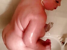 Showers and Oils up for My Cum Session.