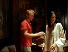 Anna Faris in Scary Movie 2 (2001)