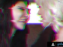 GIRLSWAY - Soldier Blake Blossom Gets Steamy Rub From Masseuse Leana Lovings - FRENCH SUBTITLES