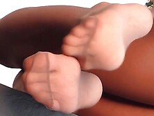 Lily Wow pantyhose & sexy feet