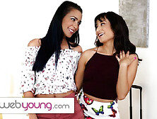 Des Retrouvailles Humides Entre De Vieux Amis Avec Jaye