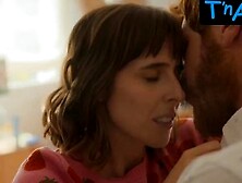 Paula Malia Sexy Scene in Valeria