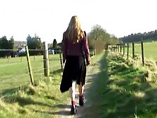 Solo hottie Beatrix Bliss pleases her wet pussy with a new toy