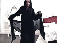 Sexy Girl Dancing In Arabian Outfit