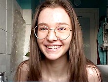 Teenie Squirt! Fick den Riesendildo