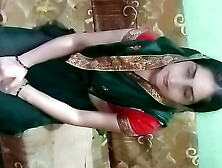 Brother-in-law pounded sister-in-law by laying her on the sofa in the rain