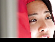 GIANT BAD WOLF MOUNTS RED RIDING HOOD ( Halloween Special )