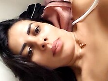 Amadora linda demais tocando siririca ao vivo na live