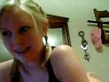 Webcam Amateur rubs and fingers her pussy