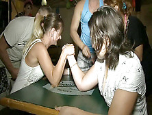 Femmes Palm Wrestling Tournament