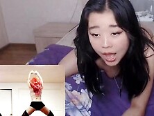 Camgirl Squirts Watching Waveya Pmvs