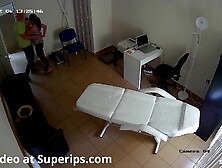IPCAM &ndash; German doctor gropes his secretary