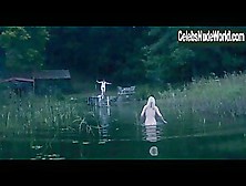 Ellen Dorrit Petersen in Shelley (2016)