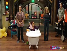 Ariana Grande - Bathing Cat