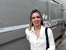 l epiciere espagnole se tape un touriste francais