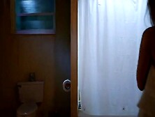 Girl strangled in bathtube