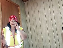 This Horny Construction Worker Picks up Trash N Lets U Bend That Ass