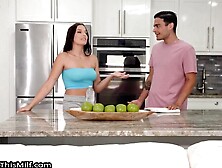 Kloee Love's Steamy Bath Time Turned Into Sexual Adventure