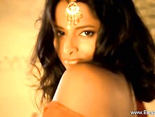 Seductive Indian Babe Captivates You With Her Gaze