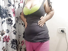 Fine Bhabhi Ne Strip Kiya Apne Bf Ke Liye Part One