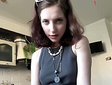 Met a Ukrainian schoolgirl hotty on the street and drilled her on the same day
