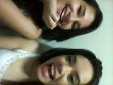 Michelle e Carol primas novinha querendo meter