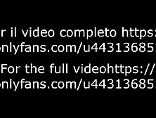 Faccio una live al mio figliastro che dopo viene con il suo amico per riempire le mie tettone????????