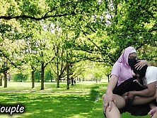 Pasutri Indo In Rekaman Seks Lagi Asik Nyepong Kontol Pasangan Berhijab Di Taman Umum