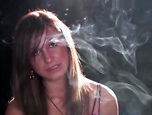 moretta fuma elegante sigaro