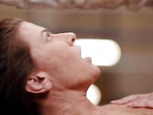 Duas belas boxeadoras transam no ringue