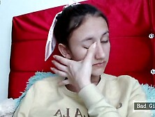 Amateur petiet skinny teen webcam solo