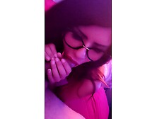 Primero le bailo y luego me penetra delicioso el padrastro de mi compañera de clase