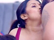 House Onwer Two Bhaiyon Ne Milkar Kaamwali Bhabhi Ke Sath Chudai Kari Bedroom Me