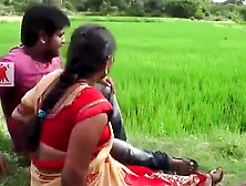 Bangali Bhabi ko khet me leja ke choda play boy ne