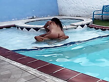 I END UP WITH THE ENORMOUS BOOTY FROM TINDER IN A MOTEL WITH A POOL AND SHE BLOWS A LITER OF SPERM AFTER RIDING MY WANG IN THE W