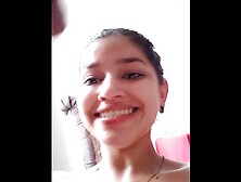 Explota en mi boca quiero tu delicioso semen,  obreros mirando como me gusta chupar