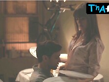 Ella Purnell Hot Scene in Sweetbitter